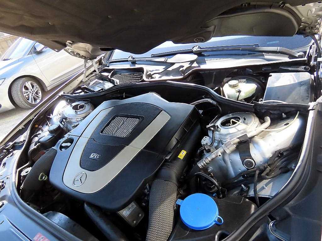 Mercedes-Benz S-Class — photo 19