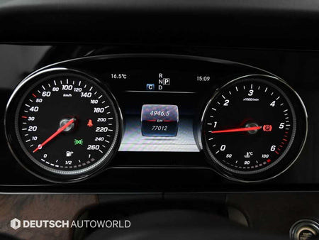 Mercedes-Benz E-Class — photo 08