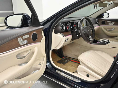 Mercedes-Benz E-Class — photo 11