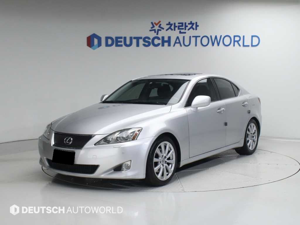 Lexus IS — photo 01