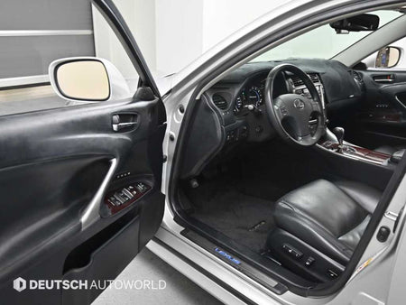 Lexus IS — photo 11