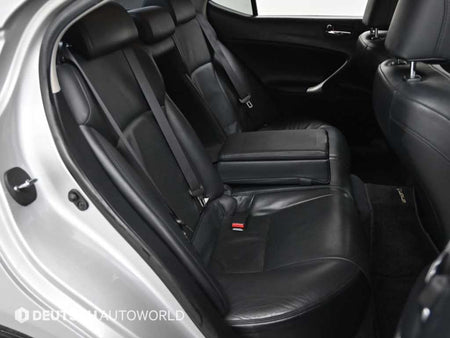 Lexus IS — photo 12