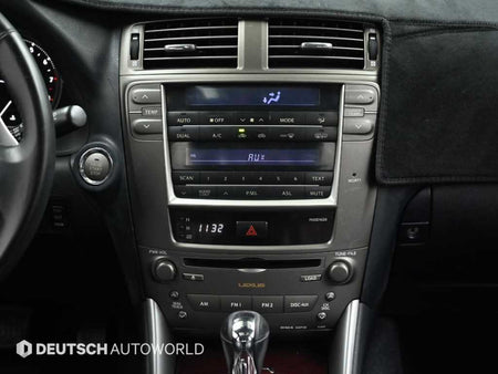 Lexus IS — photo 14
