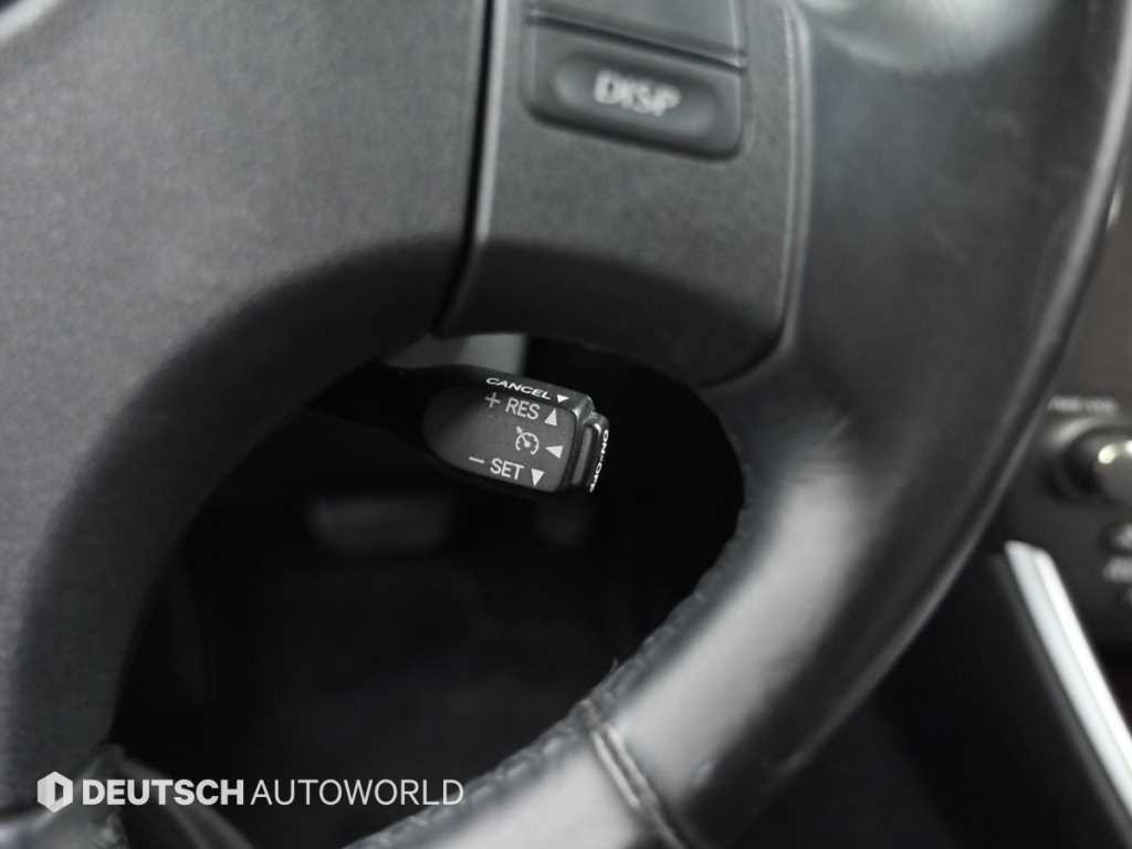 Lexus IS — photo 17