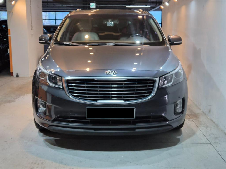 Kia Carnival — photo 01