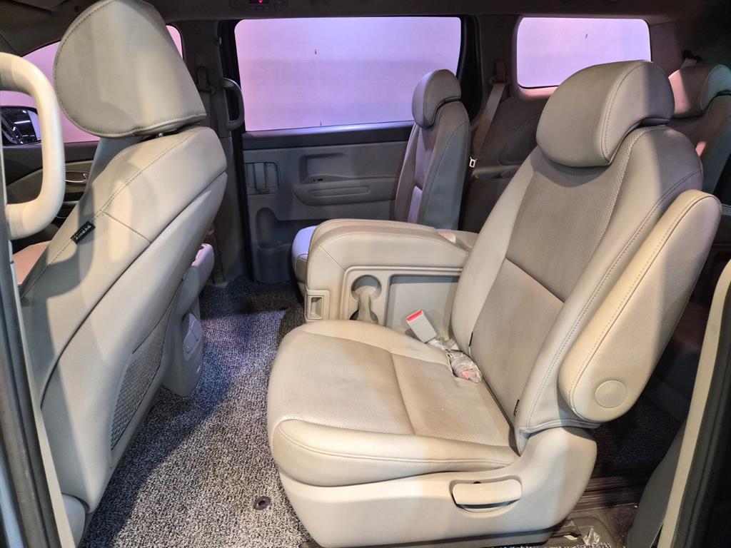 Kia Carnival — photo 06