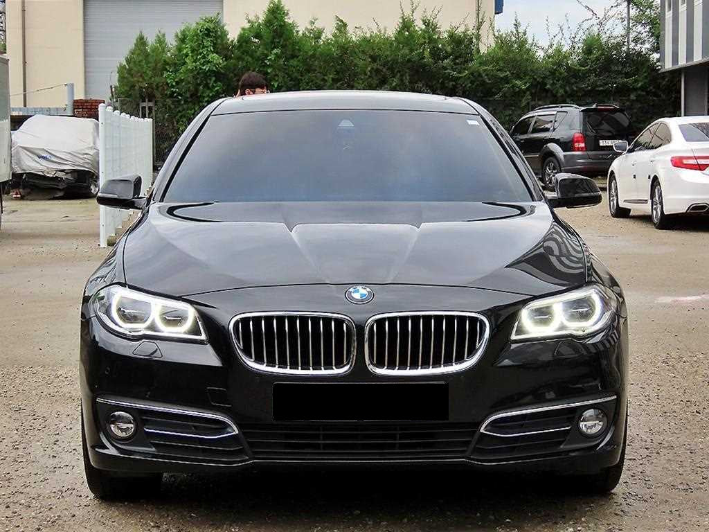BMW 5-Series — photo 01