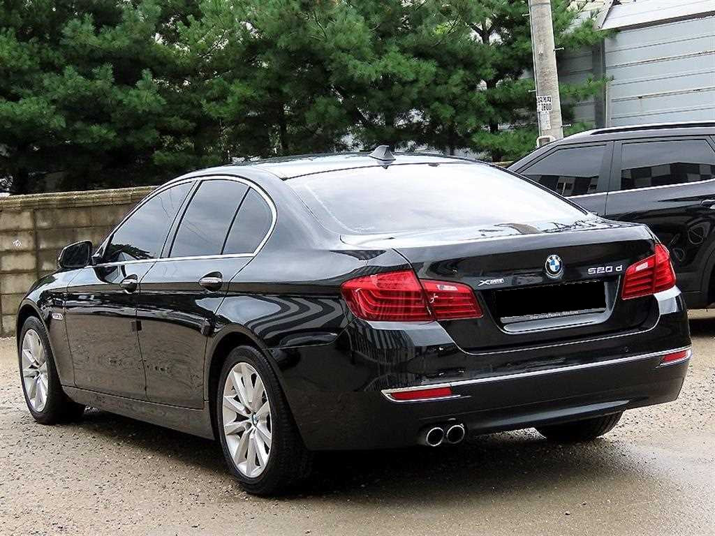 BMW 5-Series — photo 03