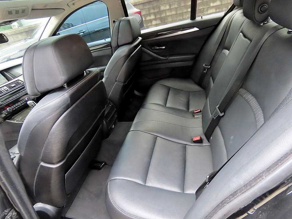 BMW 5-Series — photo 06