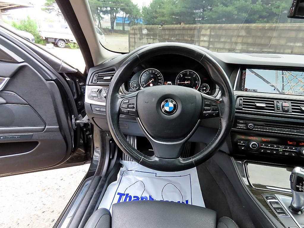BMW 5-Series — photo 07