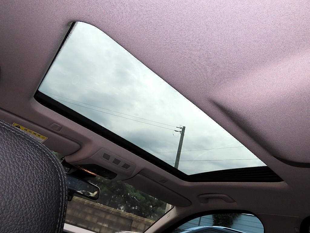 BMW 5-Series — photo 16