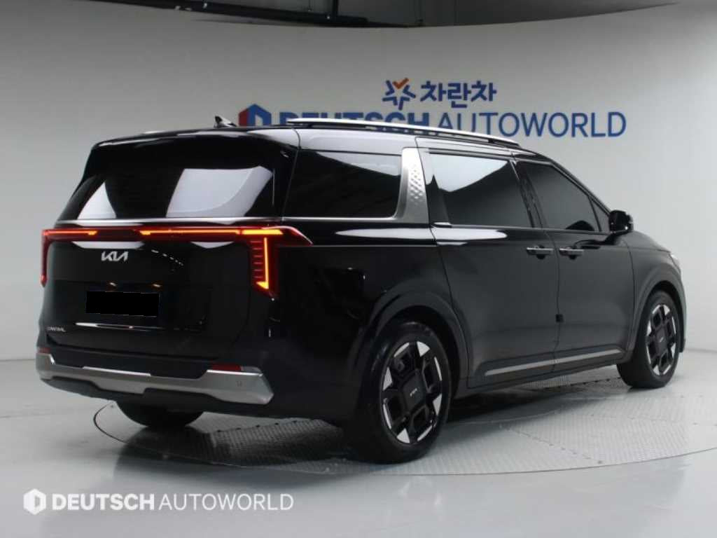 Kia Carnival — photo 02