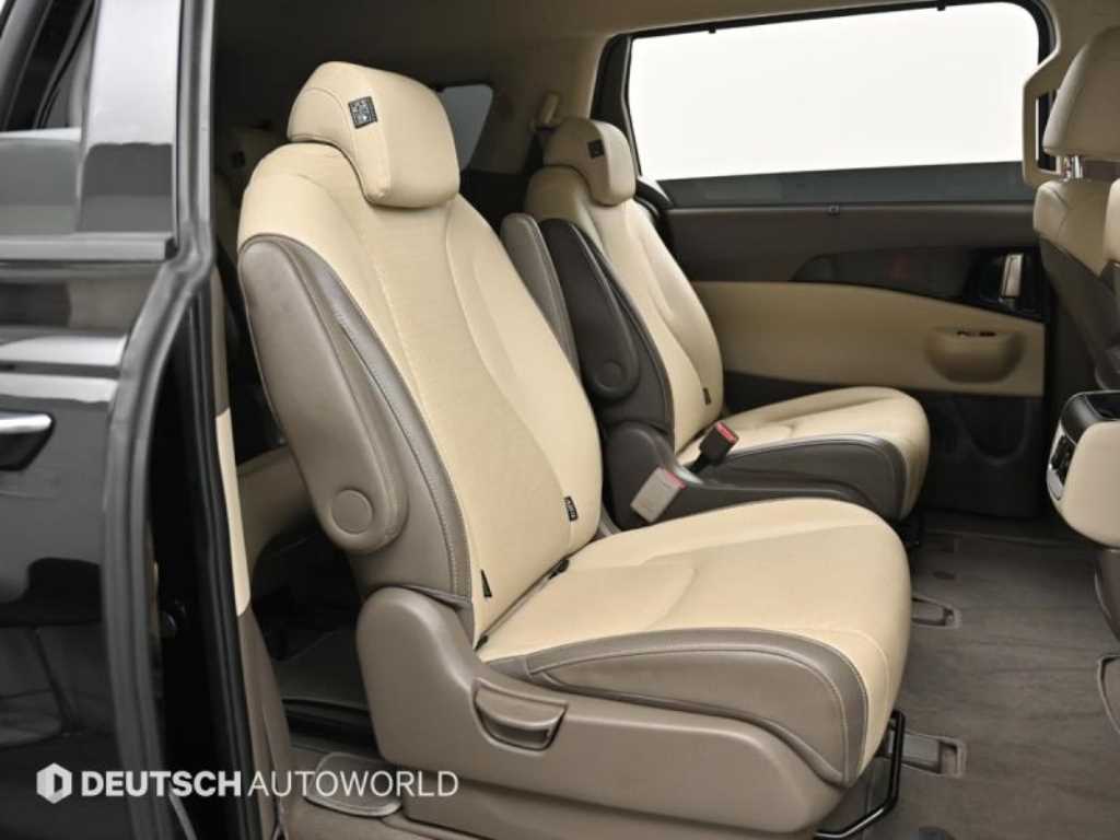 Kia Carnival — photo 12
