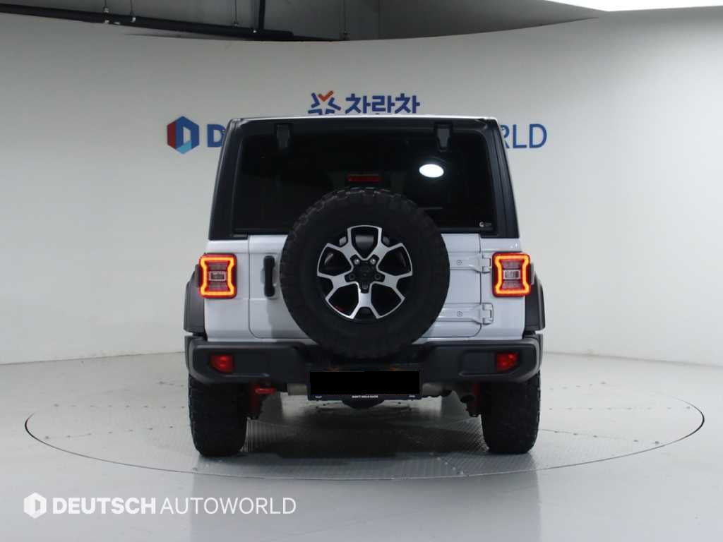Jeep Wrangler — photo 04