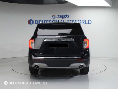 Ford Explorer — photo 04