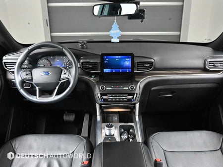 Ford Explorer — photo 07
