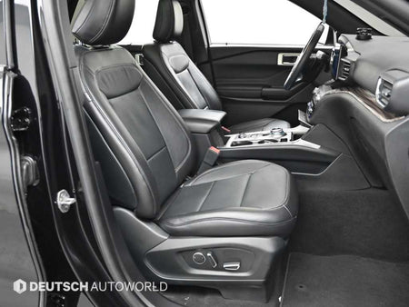 Ford Explorer — photo 10
