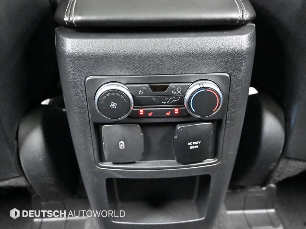 Ford Explorer — photo 16