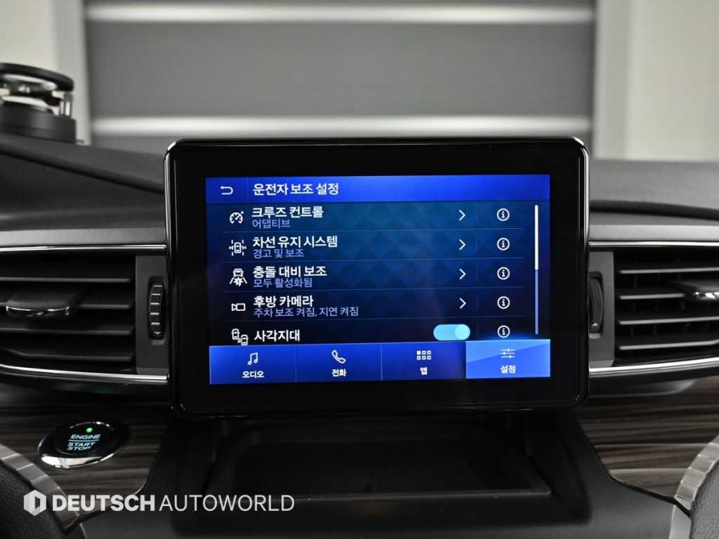 Ford Explorer — photo 17