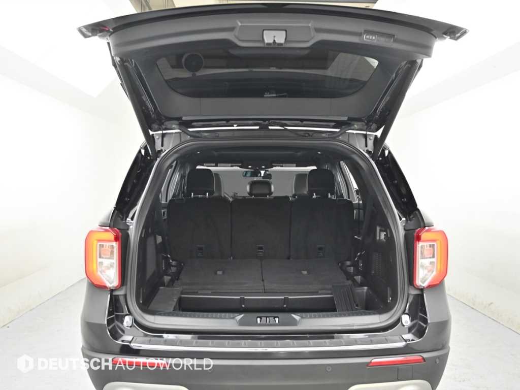 Ford Explorer — photo 19