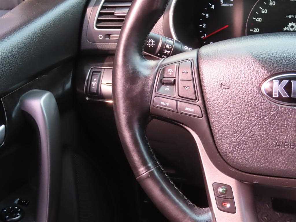 Kia Sorento — photo 11