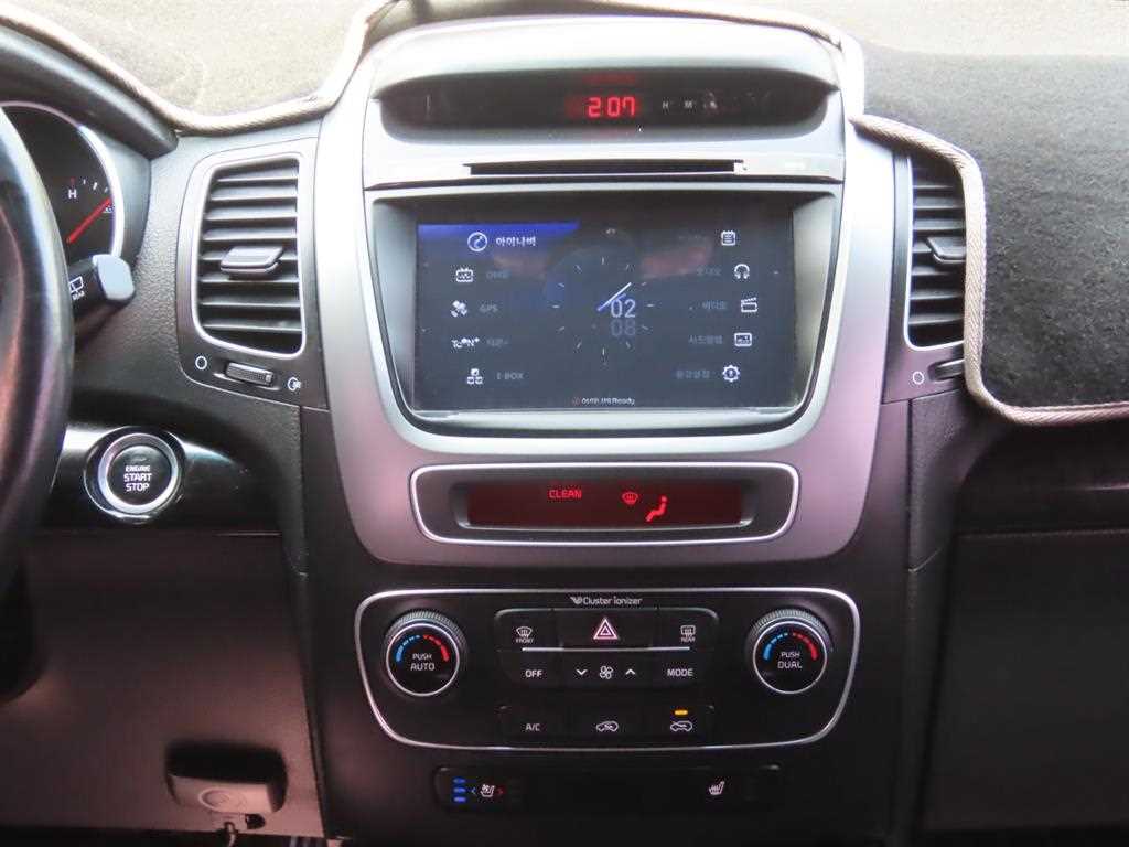 Kia Sorento — photo 13