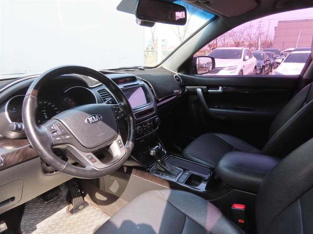Kia Sorento — photo 18