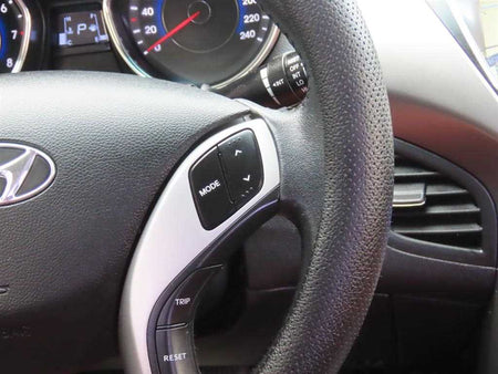 Hyundai Avante — photo 12