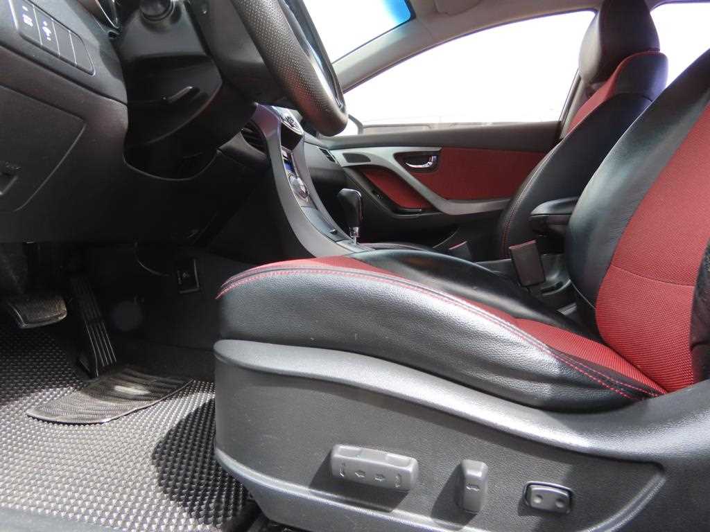 Hyundai Avante — photo 15