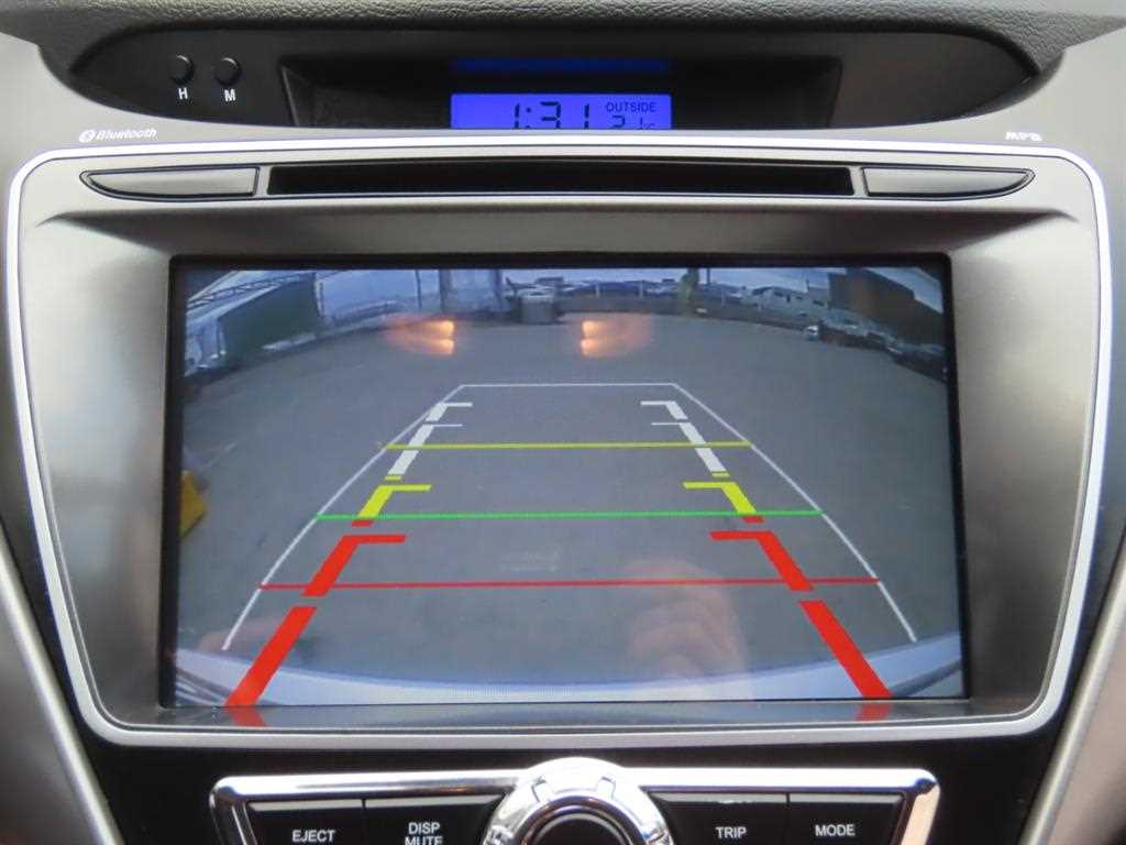 Hyundai Avante — photo 17