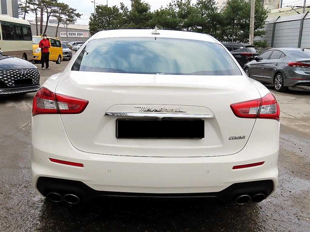 Maserati Ghibli — photo 04