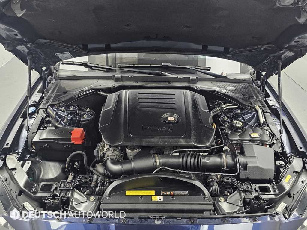 Jaguar XF — photo 06