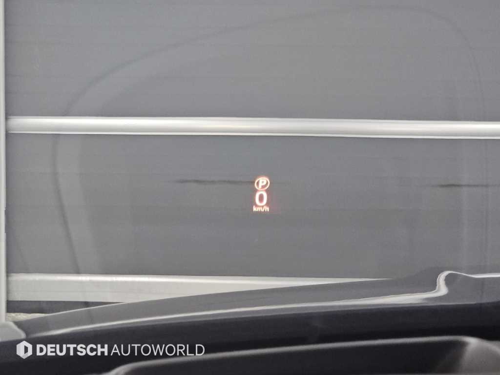 Jaguar XF — photo 17