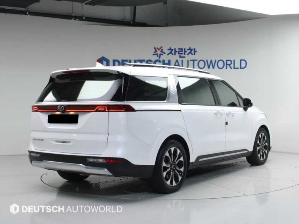 Kia Carnival — photo 02