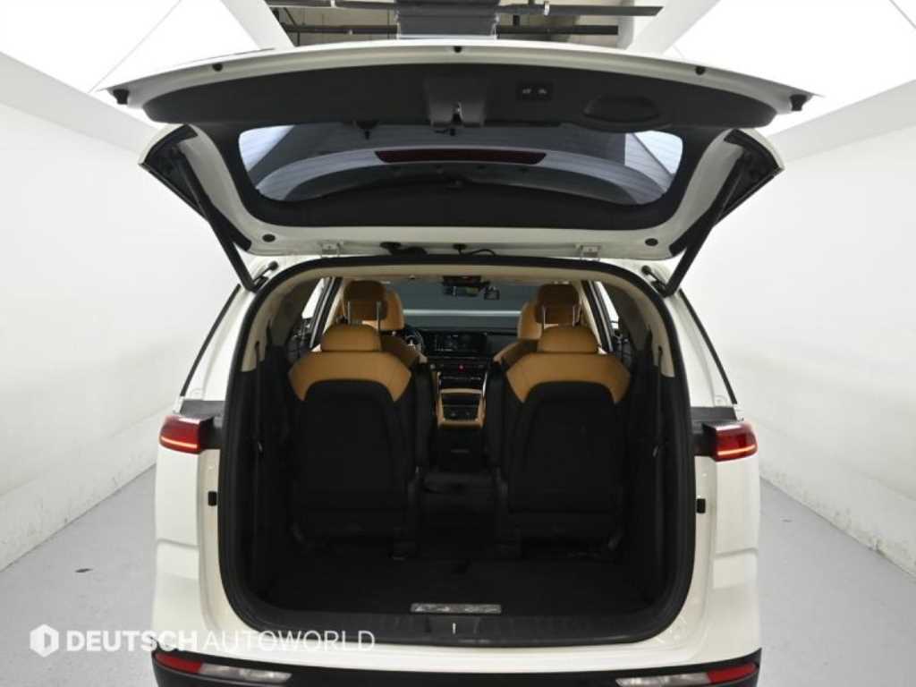Kia Carnival — photo 19