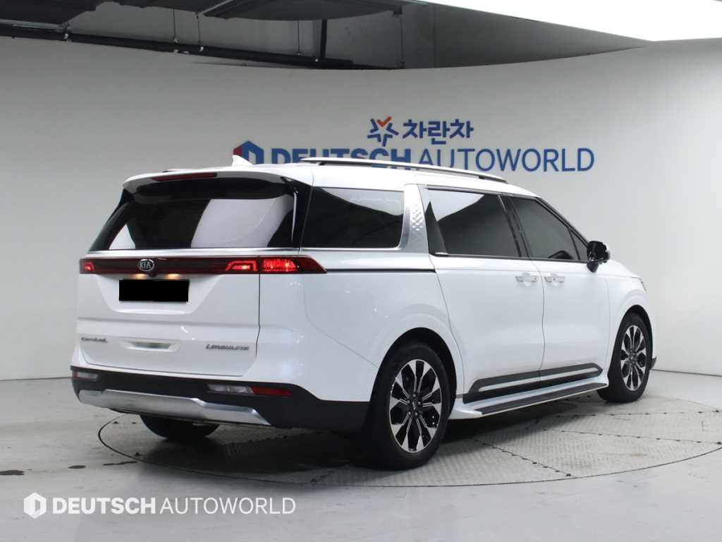 Kia Carnival — photo 02