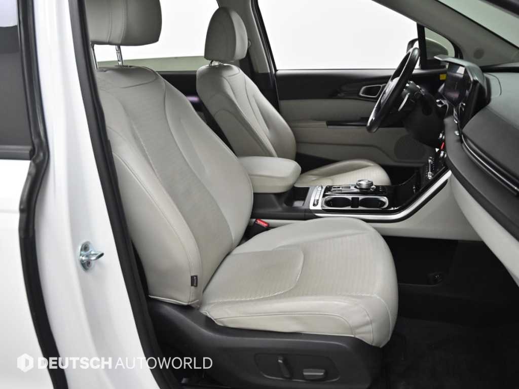 Kia Carnival — photo 10