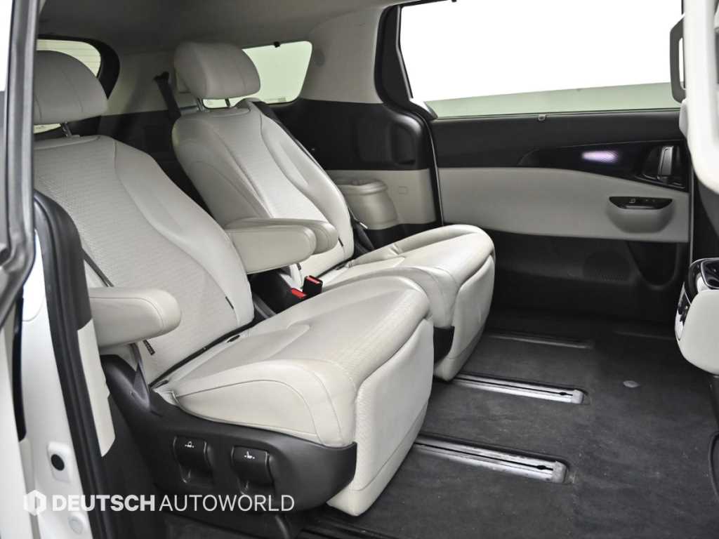 Kia Carnival — photo 12