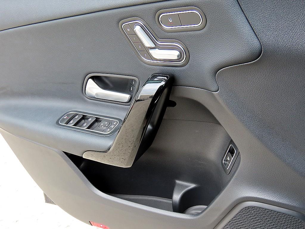 Mercedes-Benz A-Class — photo 11