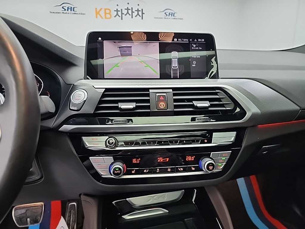 BMW X4 — photo 10