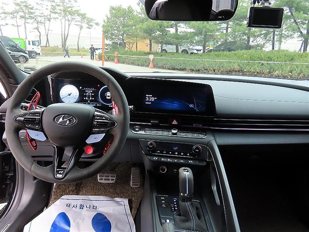 Hyundai Avante — photo 07