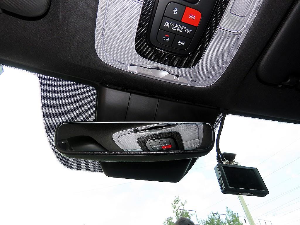 Hyundai Avante — photo 16