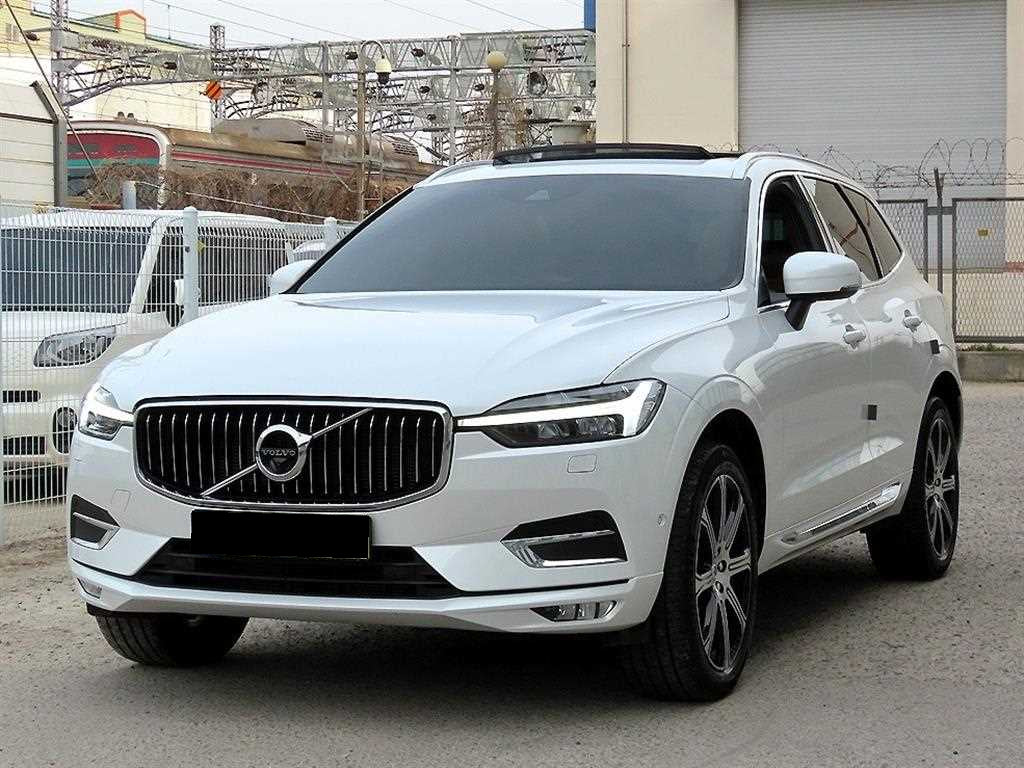 Volvo XC60 — photo 02