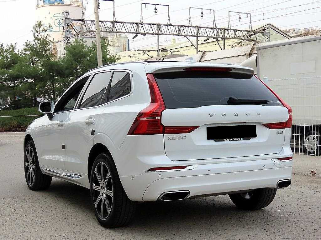 Volvo XC60 — photo 03