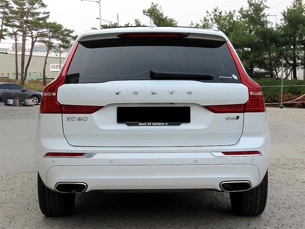 Volvo XC60 — photo 04