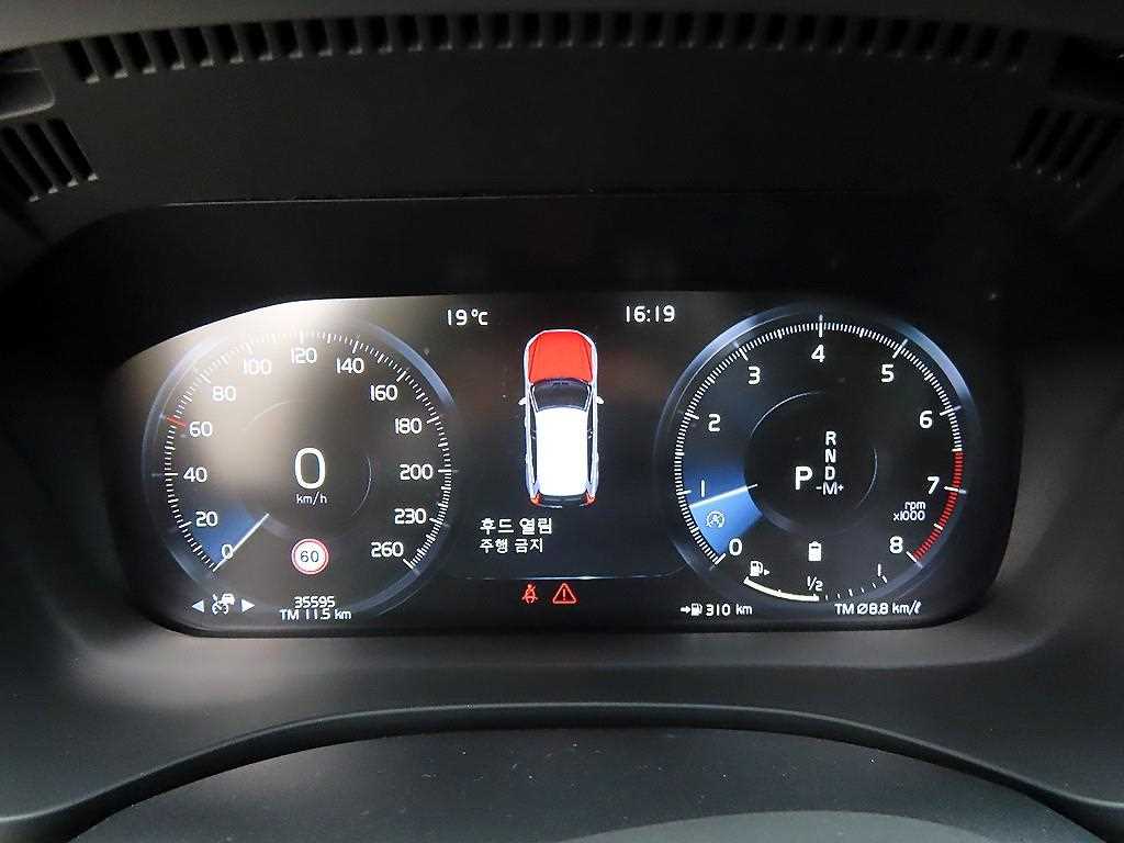 Volvo XC60 — photo 09