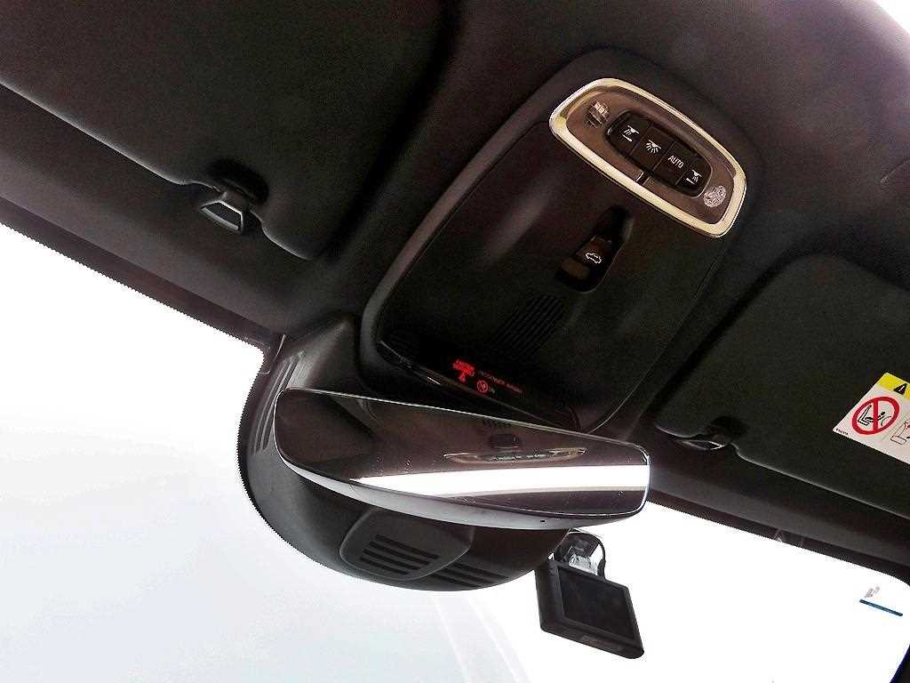 Volvo XC60 — photo 14