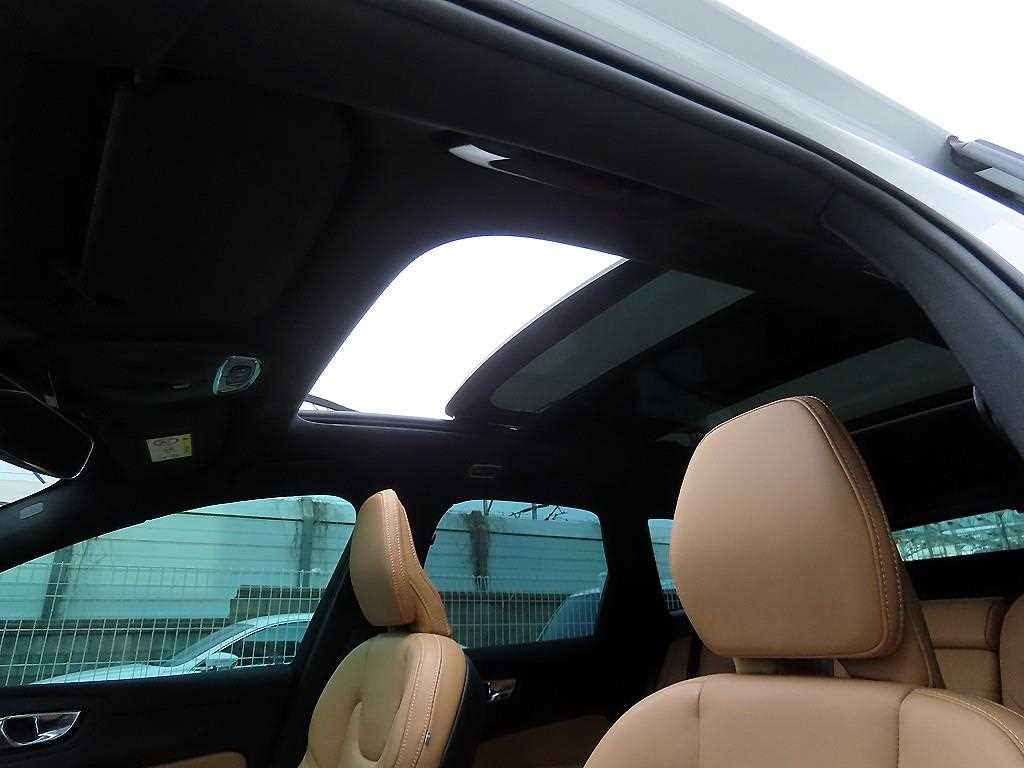 Volvo XC60 — photo 16
