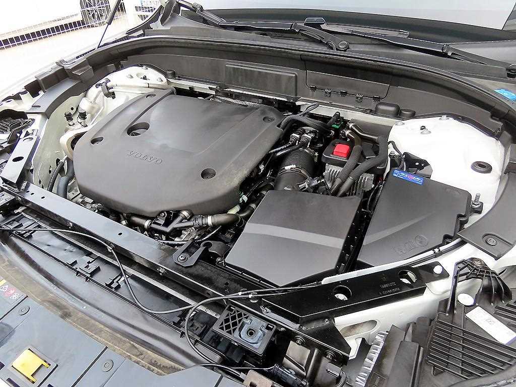 Volvo XC60 — photo 19