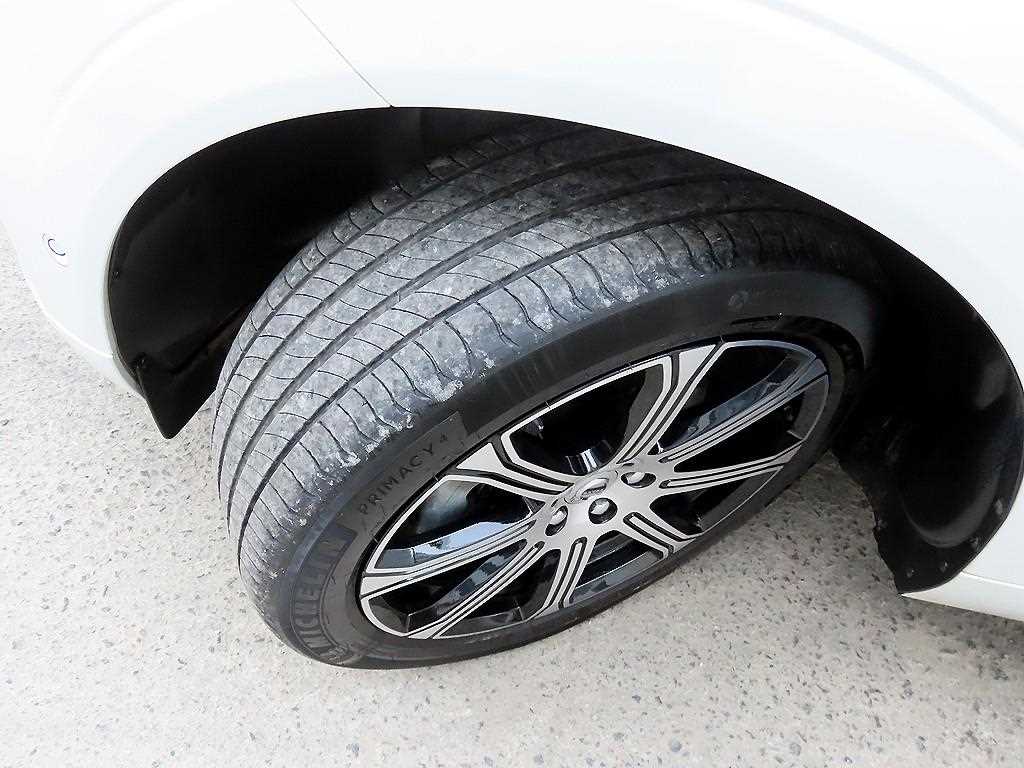 Volvo XC60 — photo 20